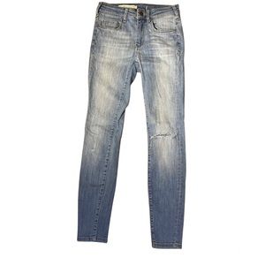 Anthro Pilcro Distressed Skinny Jeans in medium light wash size 25